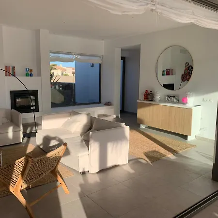 Villa Lajares Vila *