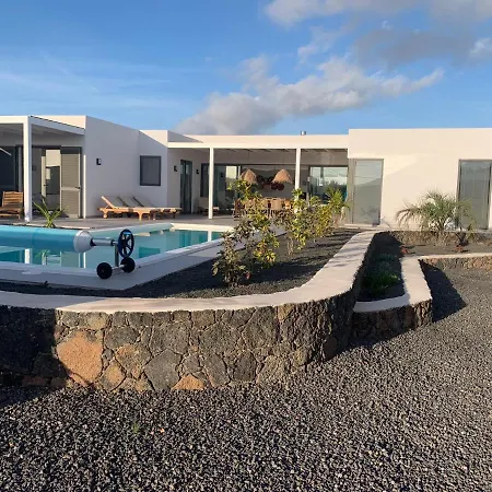 Villa Lajares Vila *